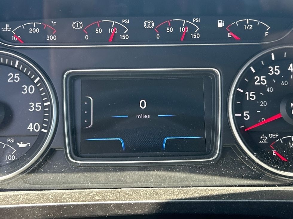 Medium Duty Box Truck-Light and Medium Duty Trucks-International-2020-MV607-Linden-NJ-190,134\n\t\tmiles-$ 54,500 - Image 26