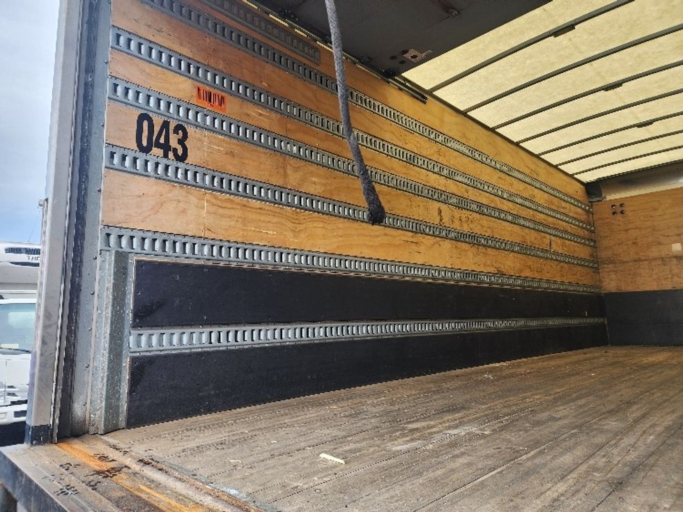 Medium Duty Box Truck-Light and Medium Duty Trucks-International-2020-MV607-Linden-NJ-199,796\n\t\tmiles-$ 53,250 - Image 11