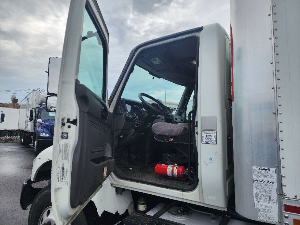 Medium Duty Box Truck-Light and Medium Duty Trucks-International-2020-MV607-Linden-NJ-199,796\n\t\tmiles-$ 53,250 - Image 16