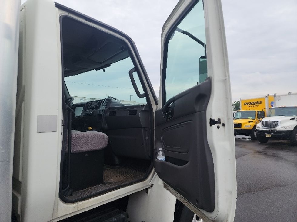 Medium Duty Box Truck-Light and Medium Duty Trucks-International-2020-MV607-Linden-NJ-199,796\n\t\tmiles-$ 53,250 - Image 19