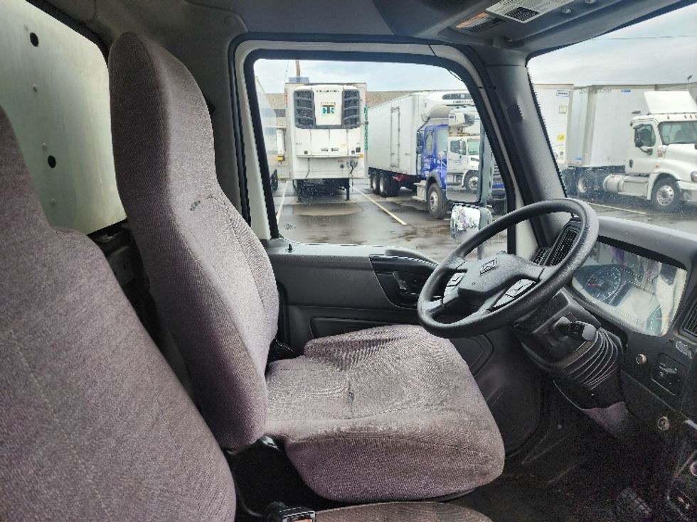 Medium Duty Box Truck-Light and Medium Duty Trucks-International-2020-MV607-Linden-NJ-199,796\n\t\tmiles-$ 53,250 - Image 21