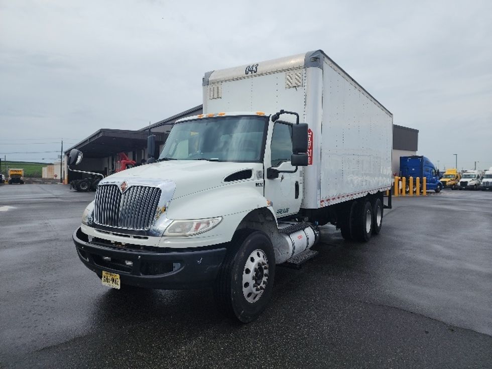 Medium Duty Box Truck-Light and Medium Duty Trucks-International-2020-MV607-Linden-NJ-199,796\n\t\tmiles-$ 53,250 - Image 3