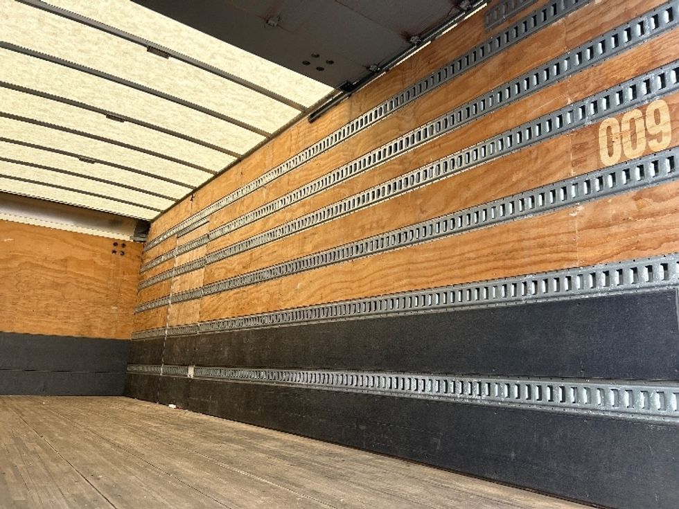 Medium Duty Box Truck-Light and Medium Duty Trucks-International-2020-MV607-Linden-NJ-200,642\n\t\tmiles-$ 53,250 - Image 12