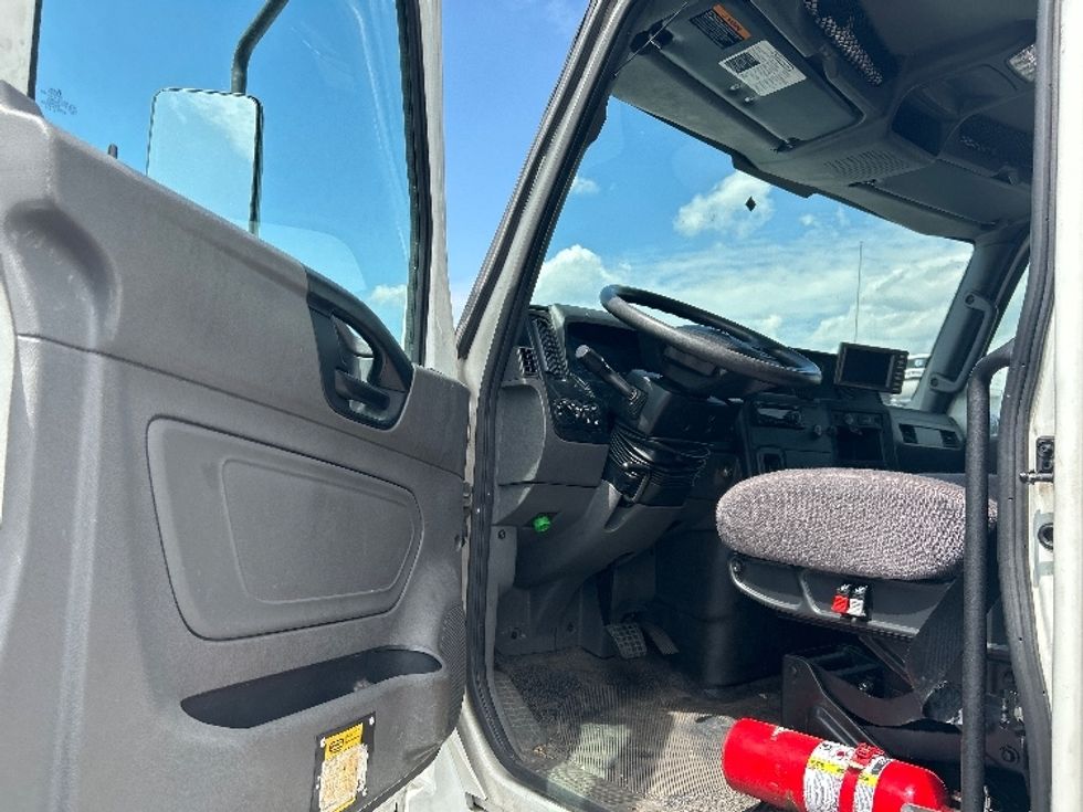 Medium Duty Box Truck-Light and Medium Duty Trucks-International-2020-MV607-Linden-NJ-200,642\n\t\tmiles-$ 53,250 - Image 16