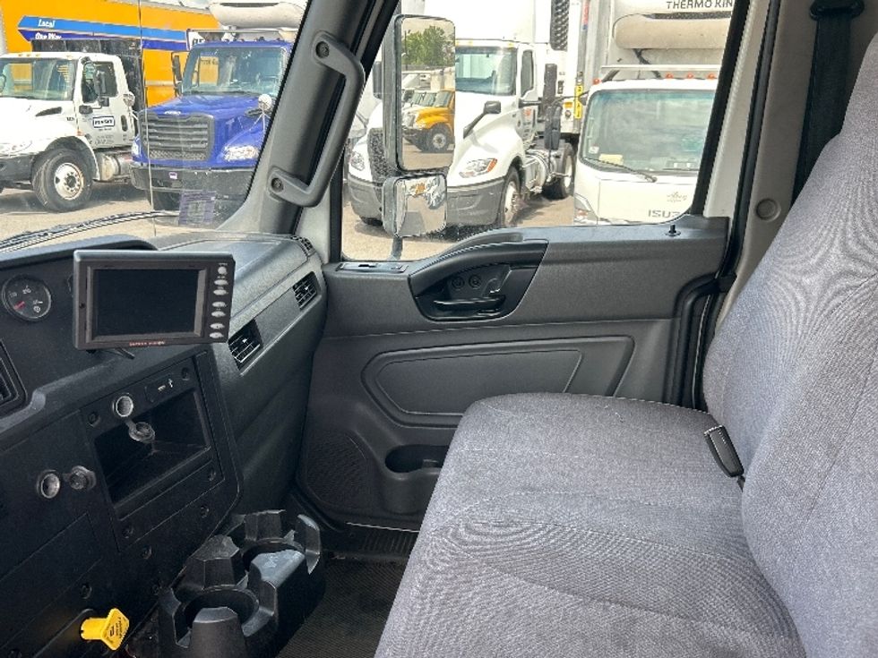 Medium Duty Box Truck-Light and Medium Duty Trucks-International-2020-MV607-Linden-NJ-200,642\n\t\tmiles-$ 53,250 - Image 19