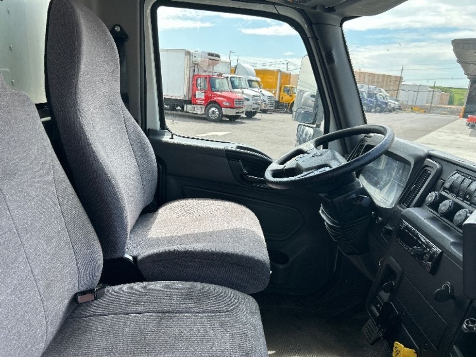 Medium Duty Box Truck-Light and Medium Duty Trucks-International-2020-MV607-Linden-NJ-200,642\n\t\tmiles-$ 53,250 - Image 22