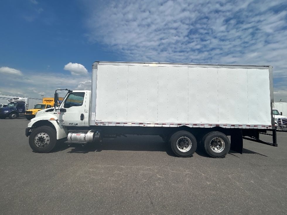Medium Duty Box Truck-Light and Medium Duty Trucks-International-2020-MV607-Linden-NJ-200,642\n\t\tmiles-$ 53,250 - Image 4