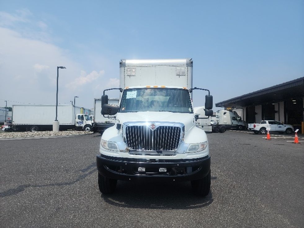 Medium Duty Box Truck-Light and Medium Duty Trucks-International-2020-MV607-Linden-NJ-206,668\n\t\tmiles-$ 52,250 - Image 2