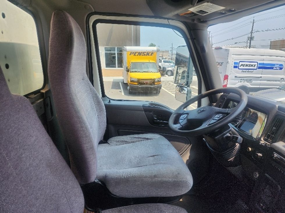 Medium Duty Box Truck-Light and Medium Duty Trucks-International-2020-MV607-Linden-NJ-206,668\n\t\tmiles-$ 52,250 - Image 22