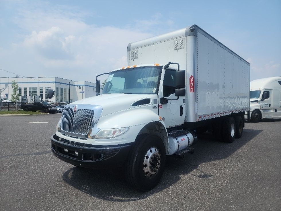 Medium Duty Box Truck-Light and Medium Duty Trucks-International-2020-MV607-Linden-NJ-206,668\n\t\tmiles-$ 52,250 - Image 3