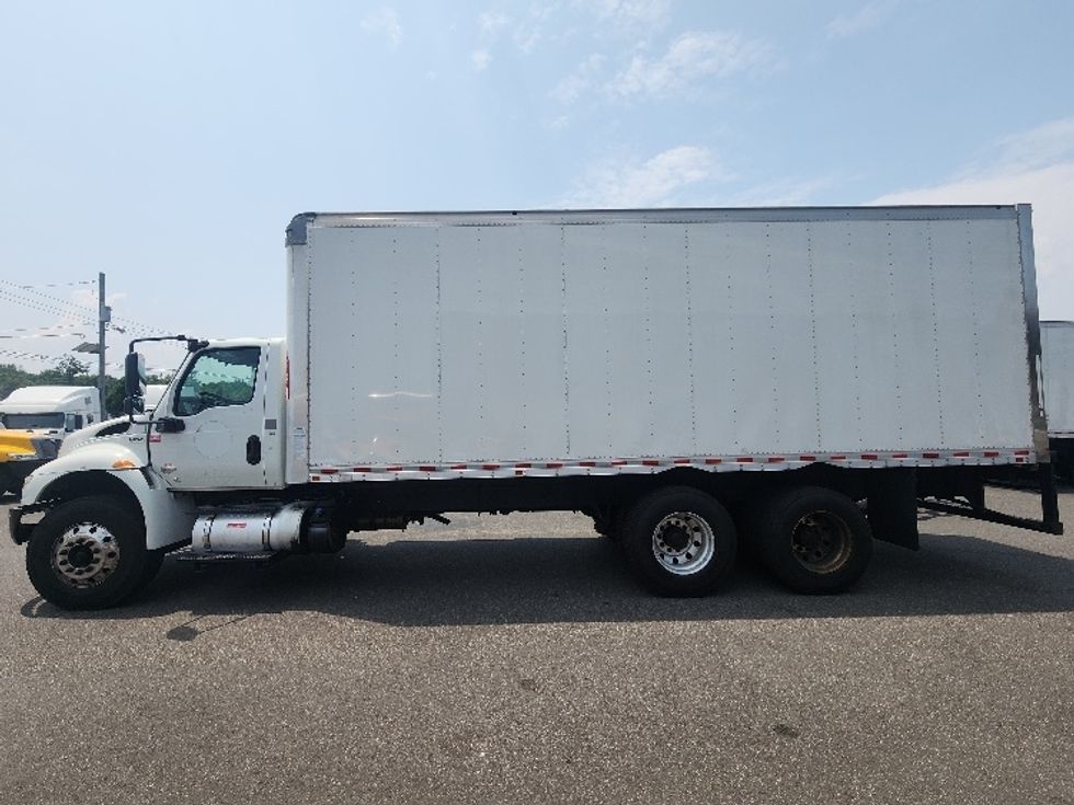 Medium Duty Box Truck-Light and Medium Duty Trucks-International-2020-MV607-Linden-NJ-206,668\n\t\tmiles-$ 52,250 - Image 4