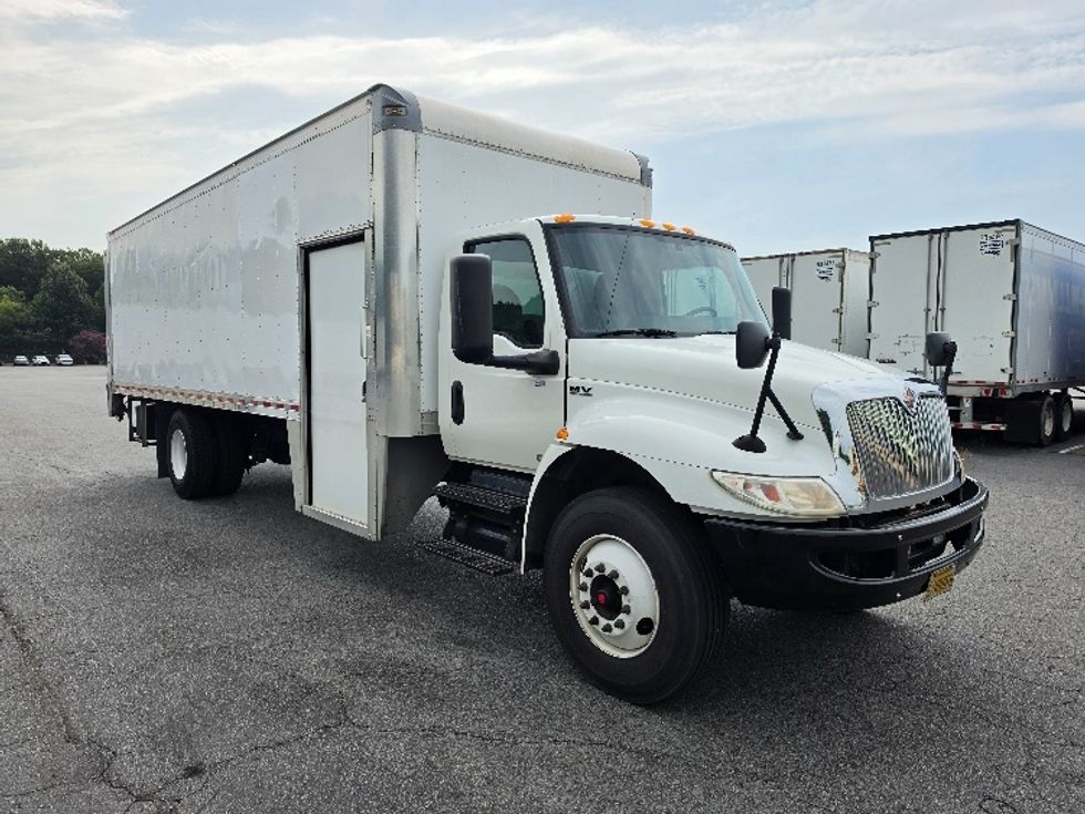 Medium Duty Box Truck-Light and Medium Duty Trucks-International-2020-MV607-Little Rock-AR-134,327\n\t\tmiles-$ 57,500 - Image 1