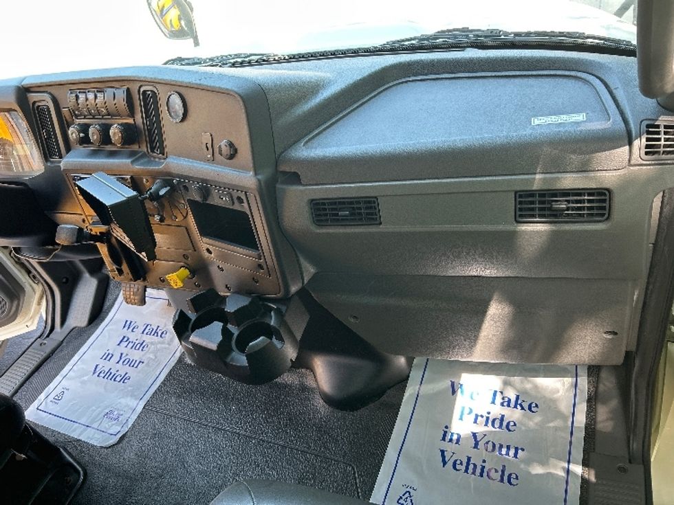 Medium Duty Box Truck-Light and Medium Duty Trucks-International-2020-MV607-Little Rock-AR-134,327\n\t\tmiles-$ 57,500 - Image 20