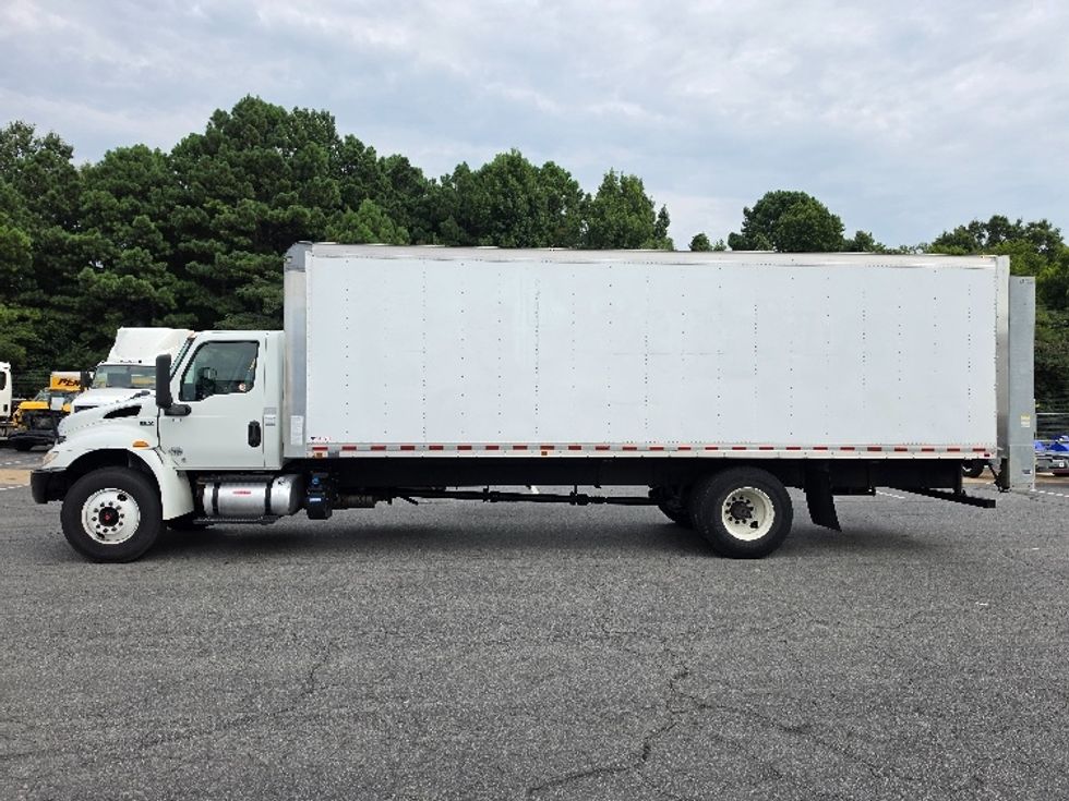 Medium Duty Box Truck-Light and Medium Duty Trucks-International-2020-MV607-Little Rock-AR-134,327\n\t\tmiles-$ 57,500 - Image 4