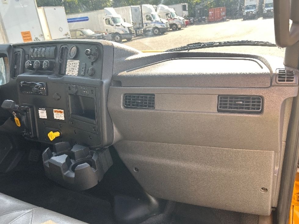 Medium Duty Box Truck-Light and Medium Duty Trucks-International-2020-MV607-Little Rock-AR-226,094\n\t\tmiles-$ 42,500 - Image 21