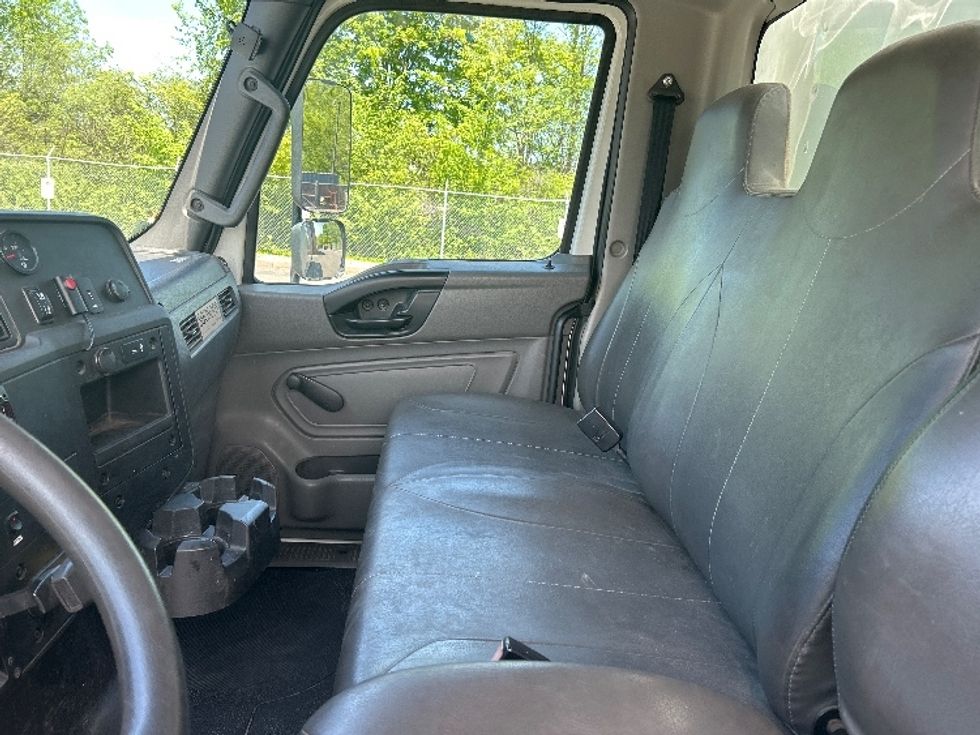 Medium Duty Box Truck-Light and Medium Duty Trucks-International-2020-MV607-Liverpool-NY-103,844\n\t\tmiles-$ 58,000 - Image 19