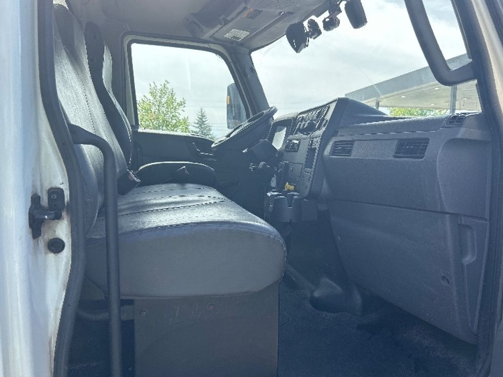 Medium Duty Box Truck-Light and Medium Duty Trucks-International-2020-MV607-Liverpool-NY-103,844\n\t\tmiles-$ 58,000 - Image 22
