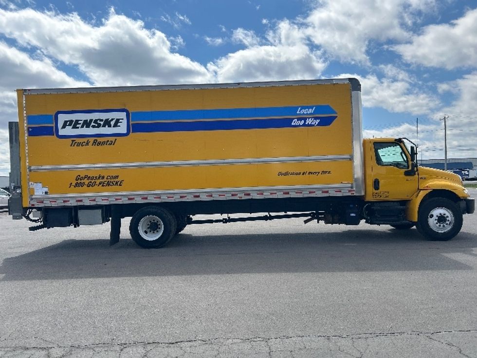 Medium Duty Box Truck-Light and Medium Duty Trucks-International-2020-MV607-Liverpool-NY-121,978\n\t\tmiles-$ 48,750 - Image 15
