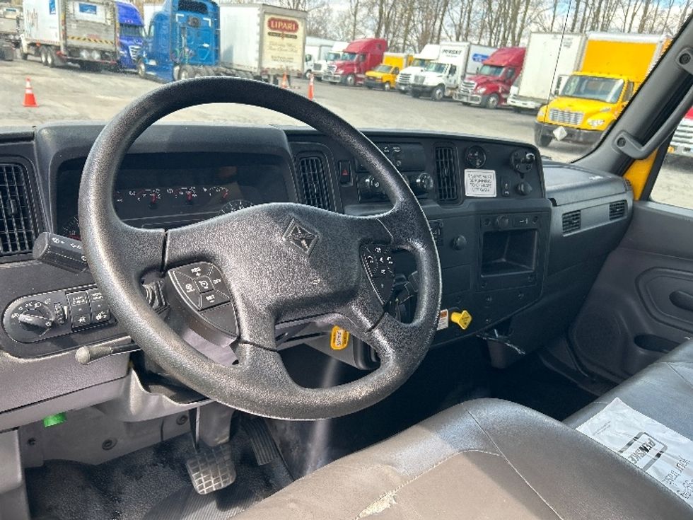 Medium Duty Box Truck-Light and Medium Duty Trucks-International-2020-MV607-Liverpool-NY-121,978\n\t\tmiles-$ 48,750 - Image 17