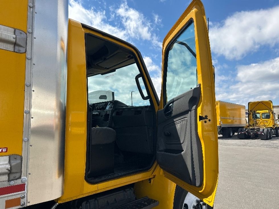 Medium Duty Box Truck-Light and Medium Duty Trucks-International-2020-MV607-Liverpool-NY-121,978\n\t\tmiles-$ 48,750 - Image 20
