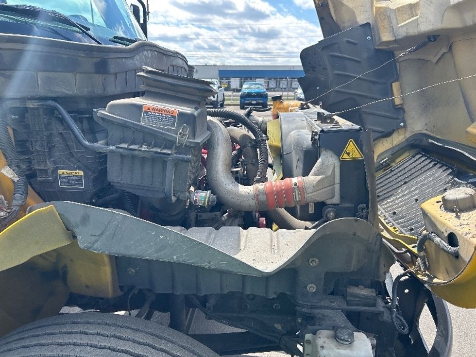 Medium Duty Box Truck-Light and Medium Duty Trucks-International-2020-MV607-Liverpool-NY-121,978\n\t\tmiles-$ 48,750 - Image 23