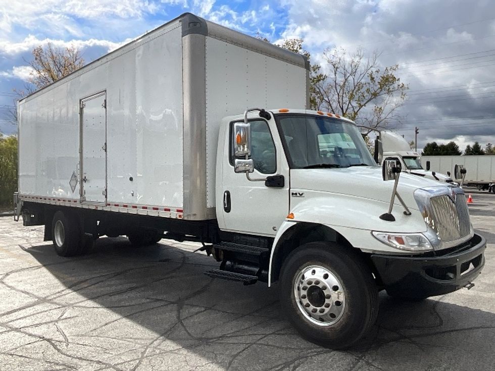 Medium Duty Box Truck-Light and Medium Duty Trucks-International-2020-MV607-London-ON-515,452\n\t\tkm-$ 27,500 - Image 1