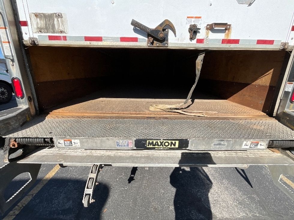 Medium Duty Box Truck-Light and Medium Duty Trucks-International-2020-MV607-London-ON-515,452\n\t\tkm-$ 27,500 - Image 10