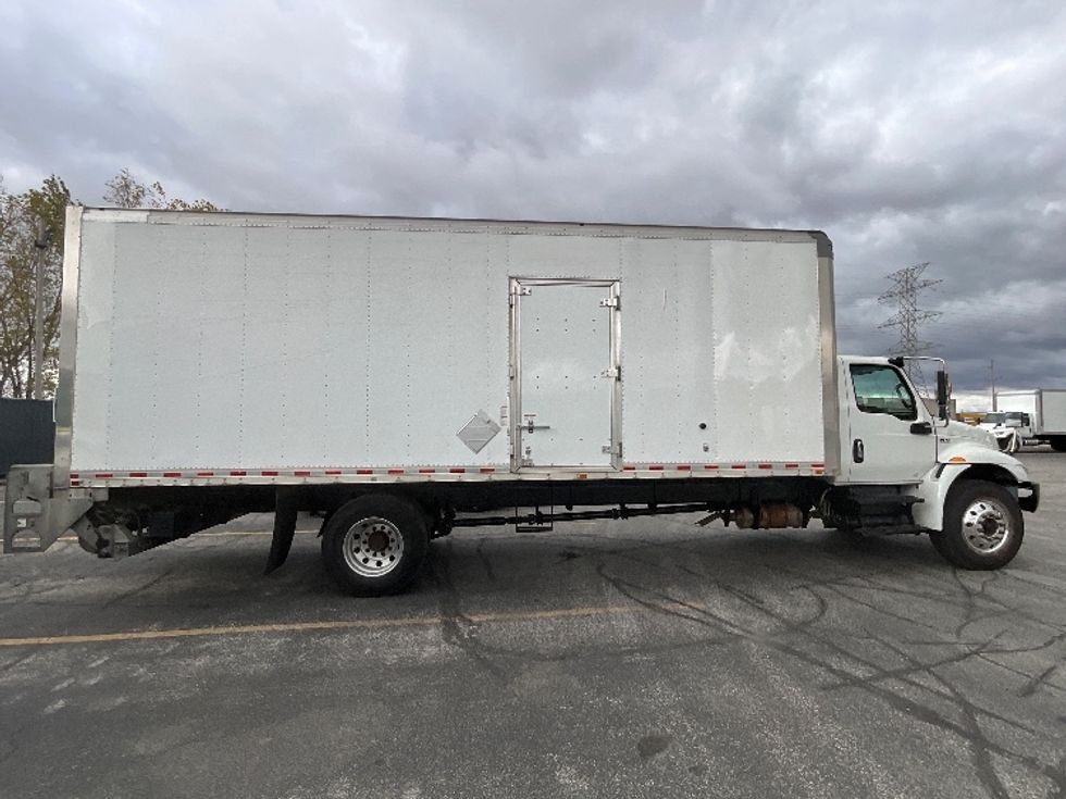 Medium Duty Box Truck-Light and Medium Duty Trucks-International-2020-MV607-London-ON-515,452\n\t\tkm-$ 27,500 - Image 15
