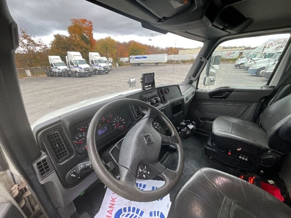 Medium Duty Box Truck-Light and Medium Duty Trucks-International-2020-MV607-London-ON-515,452\n\t\tkm-$ 27,500 - Image 17