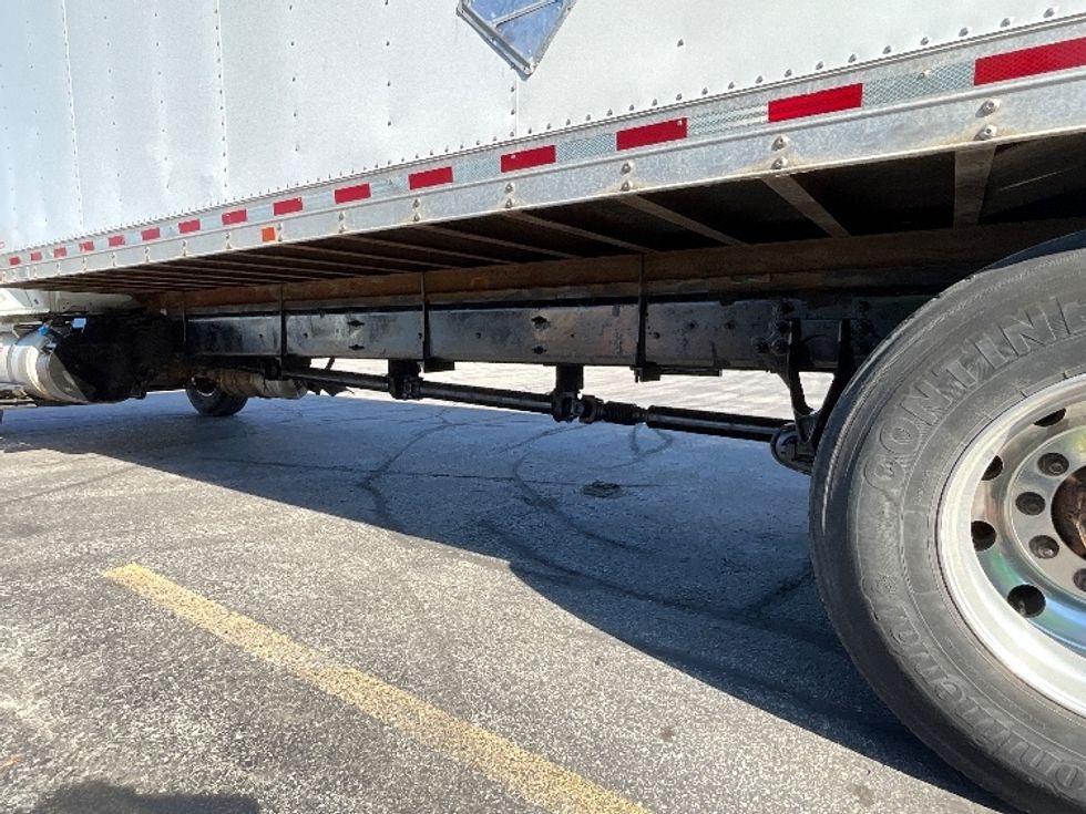 Medium Duty Box Truck-Light and Medium Duty Trucks-International-2020-MV607-London-ON-515,452\n\t\tkm-$ 27,500 - Image 5