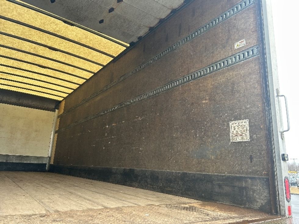 Medium Duty Box Truck-Light and Medium Duty Trucks-International-2020-MV607-Londonderry-NH-138,860\n\t\tmiles-$ 53,000 - Image 11