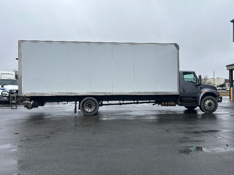 Medium Duty Box Truck-Light and Medium Duty Trucks-International-2020-MV607-Londonderry-NH-138,860\n\t\tmiles-$ 53,000 - Image 14