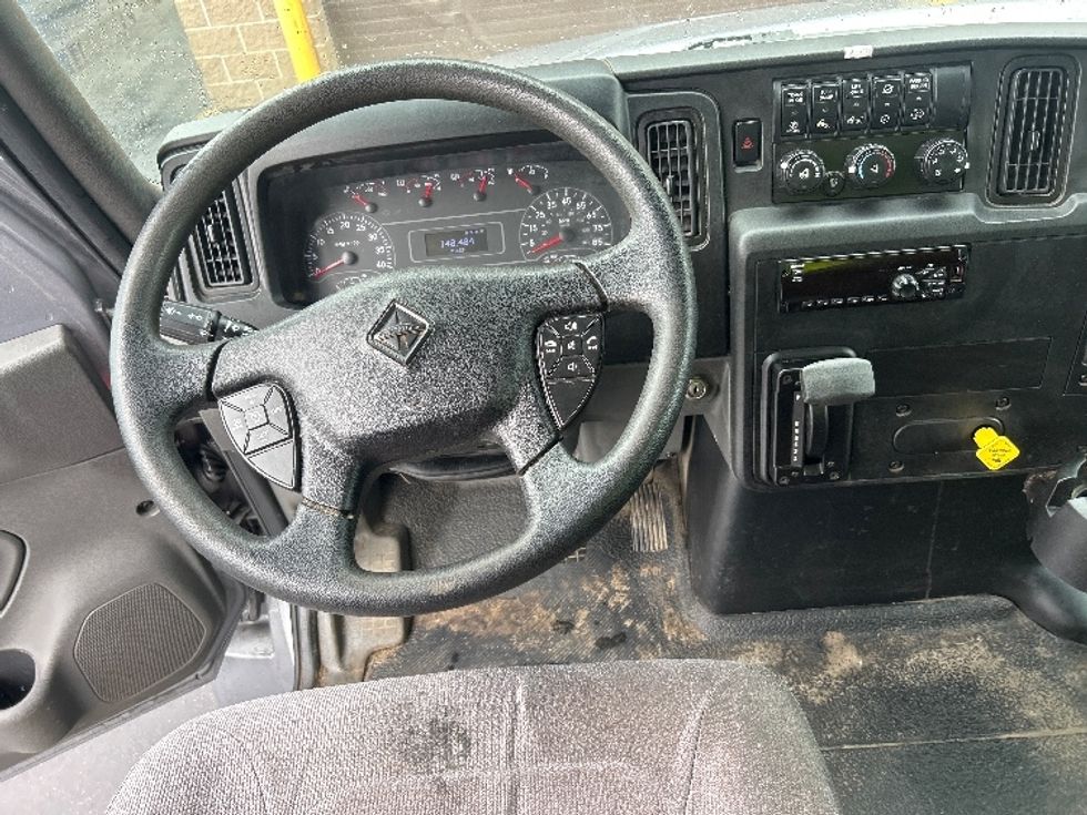 Medium Duty Box Truck-Light and Medium Duty Trucks-International-2020-MV607-Londonderry-NH-138,860\n\t\tmiles-$ 53,000 - Image 17