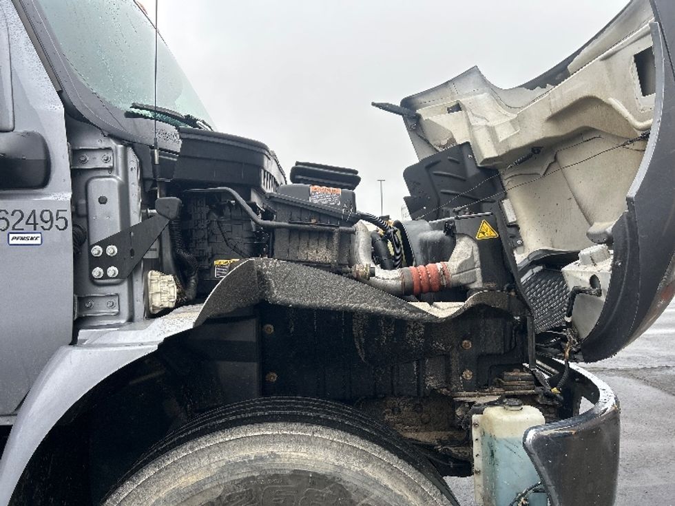 Medium Duty Box Truck-Light and Medium Duty Trucks-International-2020-MV607-Londonderry-NH-138,860\n\t\tmiles-$ 53,000 - Image 22