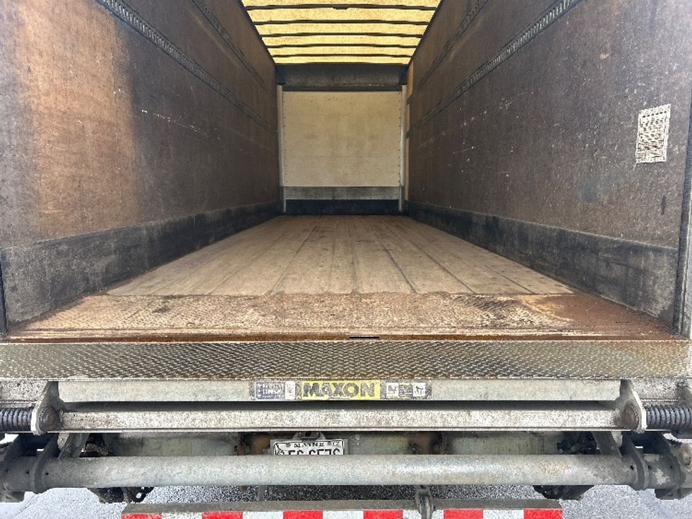 Medium Duty Box Truck-Light and Medium Duty Trucks-International-2020-MV607-Londonderry-NH-138,860\n\t\tmiles-$ 53,000 - Image 9