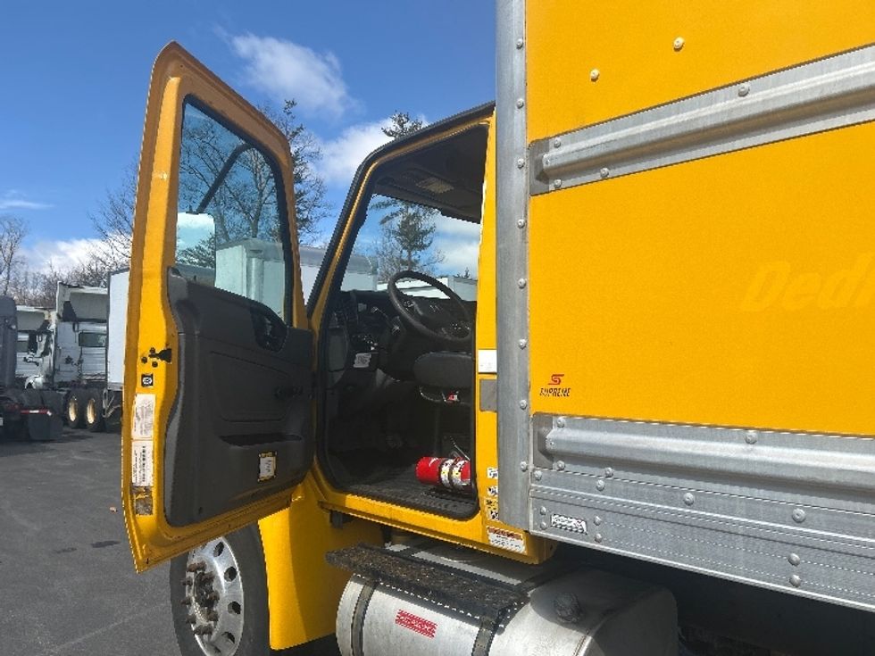 Medium Duty Box Truck-Light and Medium Duty Trucks-International-2020-MV607-Londonderry-NH-205,242\n\t\tmiles-$ 37,250 - Image 16