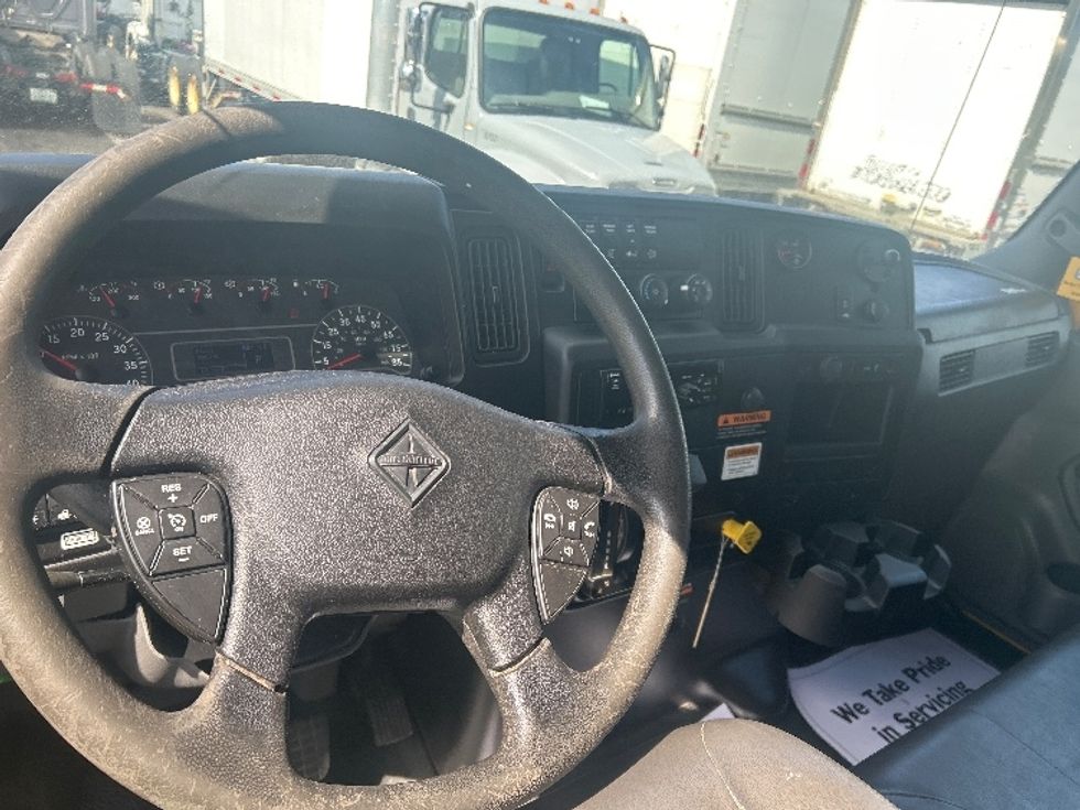 Medium Duty Box Truck-Light and Medium Duty Trucks-International-2020-MV607-Londonderry-NH-205,242\n\t\tmiles-$ 37,250 - Image 18