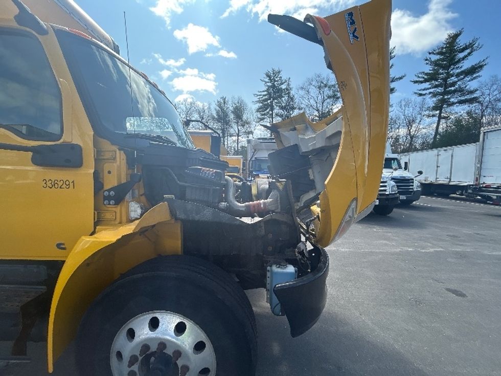 Medium Duty Box Truck-Light and Medium Duty Trucks-International-2020-MV607-Londonderry-NH-205,242\n\t\tmiles-$ 37,250 - Image 23