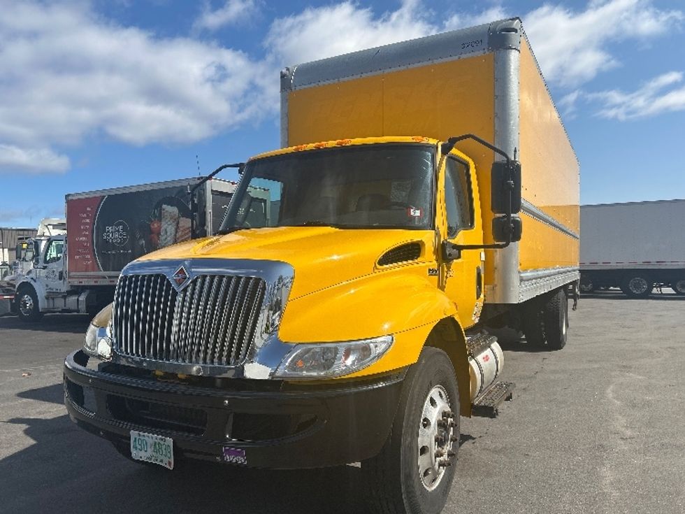 Medium Duty Box Truck-Light and Medium Duty Trucks-International-2020-MV607-Londonderry-NH-205,242\n\t\tmiles-$ 37,250 - Image 3