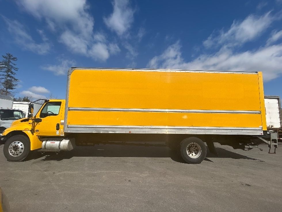 Medium Duty Box Truck-Light and Medium Duty Trucks-International-2020-MV607-Londonderry-NH-205,242\n\t\tmiles-$ 37,250 - Image 4