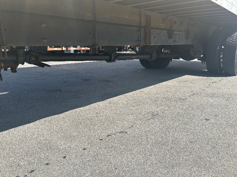 Medium Duty Box Truck-Light and Medium Duty Trucks-International-2020-MV607-Londonderry-NH-205,242\n\t\tmiles-$ 37,250 - Image 5