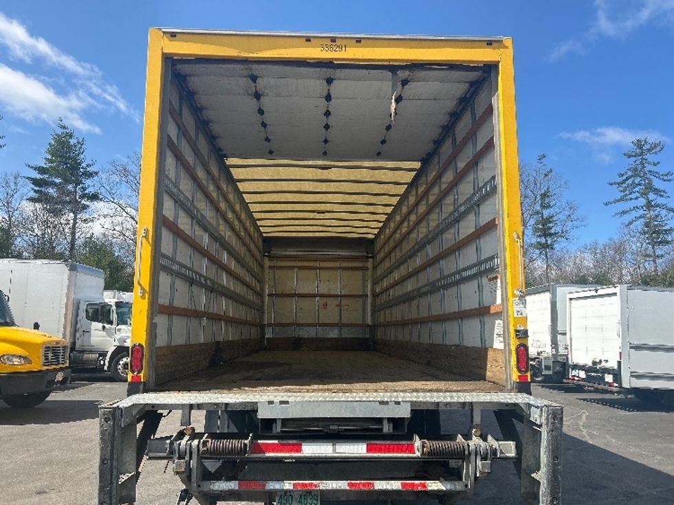Medium Duty Box Truck-Light and Medium Duty Trucks-International-2020-MV607-Londonderry-NH-205,242\n\t\tmiles-$ 37,250 - Image 8