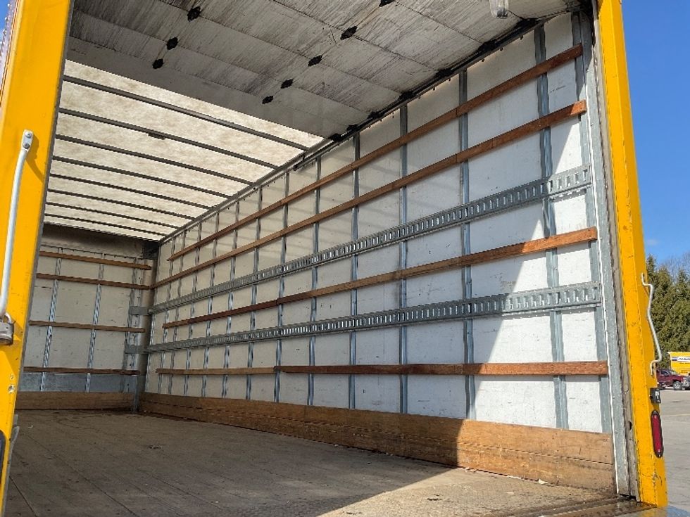 Medium Duty Box Truck-Light and Medium Duty Trucks-International-2020-MV607-Londonderry-NH-205,865\n\t\tmiles-$ 36,750 - Image 12