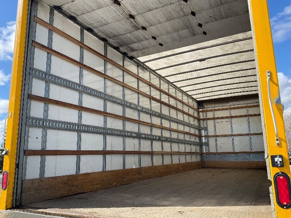 Medium Duty Box Truck-Light and Medium Duty Trucks-International-2020-MV607-Londonderry-NH-205,865\n\t\tmiles-$ 36,750 - Image 11