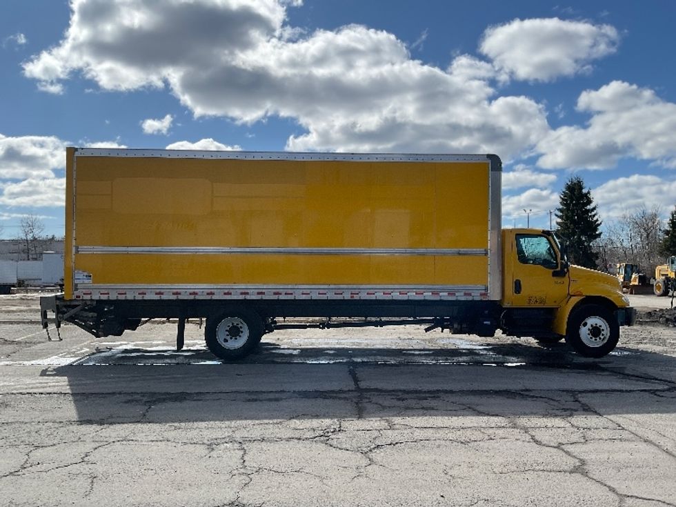 Medium Duty Box Truck-Light and Medium Duty Trucks-International-2020-MV607-Londonderry-NH-205,865\n\t\tmiles-$ 36,750 - Image 15