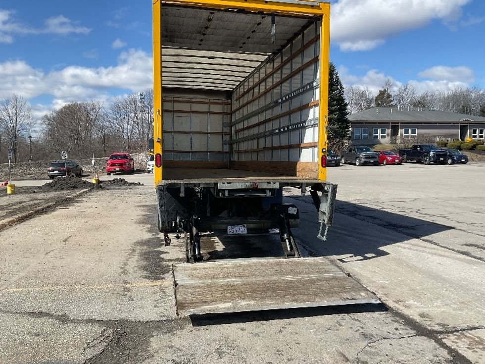 Medium Duty Box Truck-Light and Medium Duty Trucks-International-2020-MV607-Londonderry-NH-205,865\n\t\tmiles-$ 36,750 - Image 9