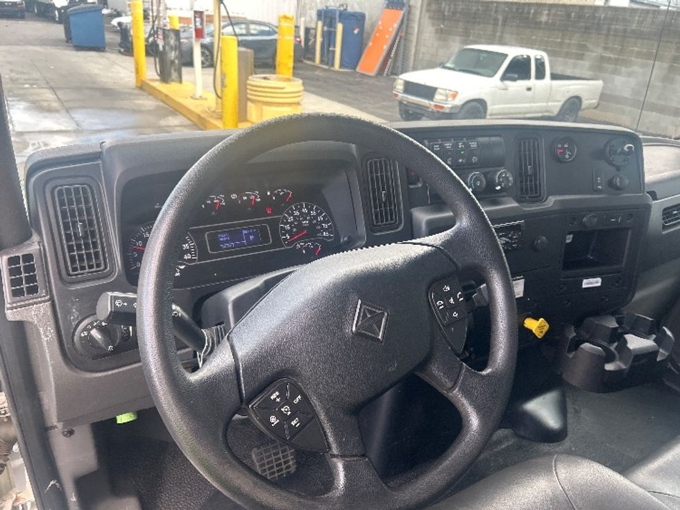 Medium Duty Box Truck-Light and Medium Duty Trucks-International-2020-MV607-Los Angeles-CA-98,813\n\t\tmiles-$ 57,750 - Image 17