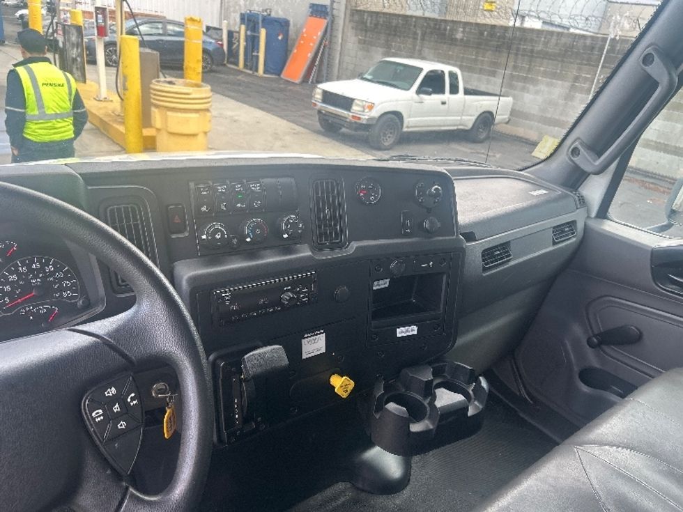 Medium Duty Box Truck-Light and Medium Duty Trucks-International-2020-MV607-Los Angeles-CA-98,813\n\t\tmiles-$ 57,750 - Image 18