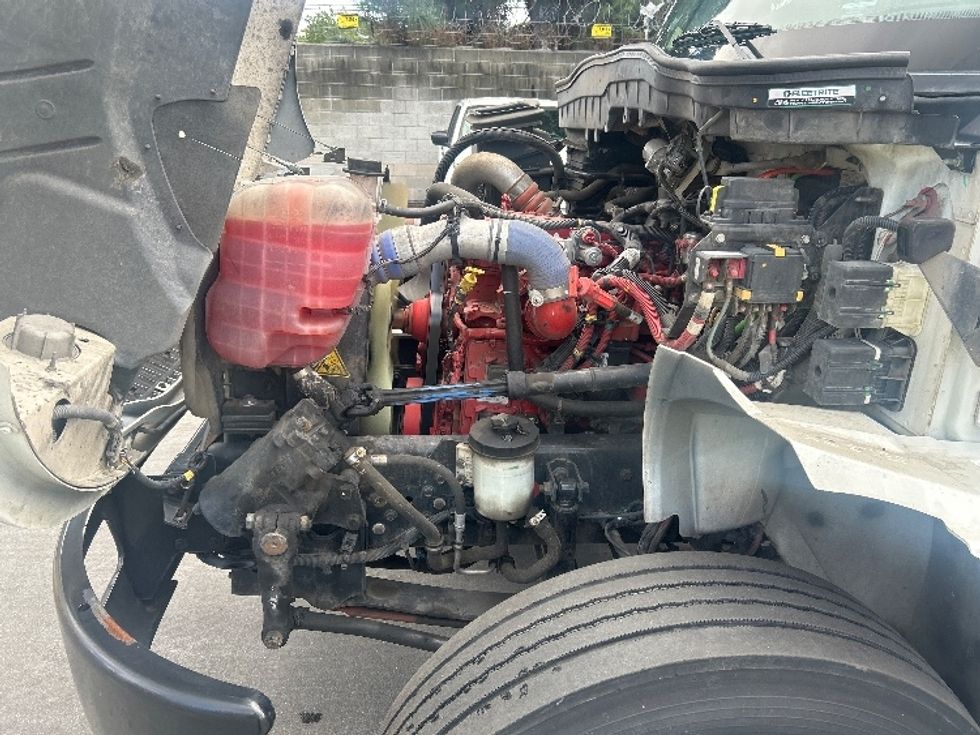 Medium Duty Box Truck-Light and Medium Duty Trucks-International-2020-MV607-Los Angeles-CA-98,813\n\t\tmiles-$ 57,750 - Image 24