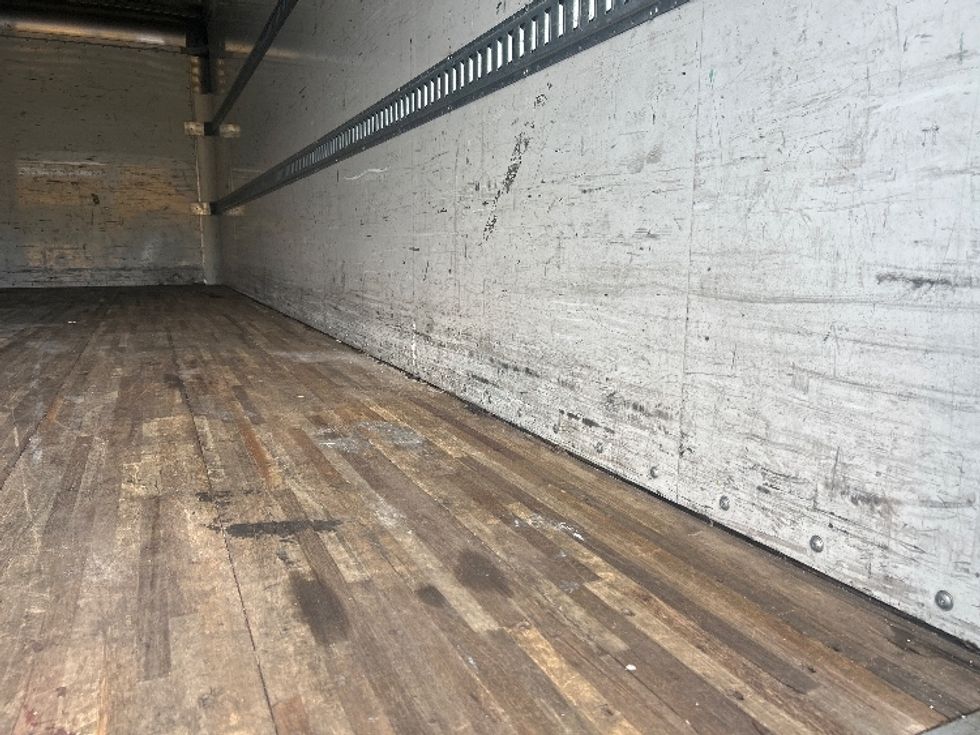 Medium Duty Box Truck-Light and Medium Duty Trucks-International-2020-MV607-Los Angeles-CA-98,813\n\t\tmiles-$ 57,750 - Image 28